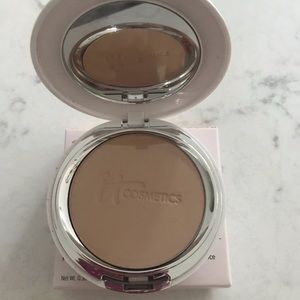 IT Celebration Foundation Illumination Med *New*